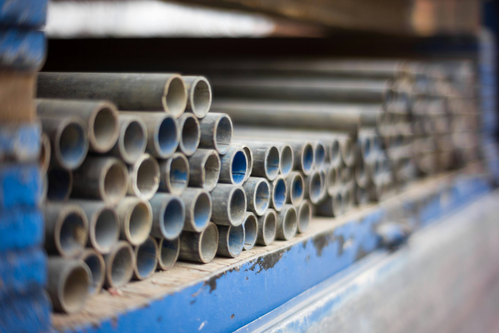 Steel Pipe and Tubing for Fabricators in Bellevue, WA: What to Know Before You Buy